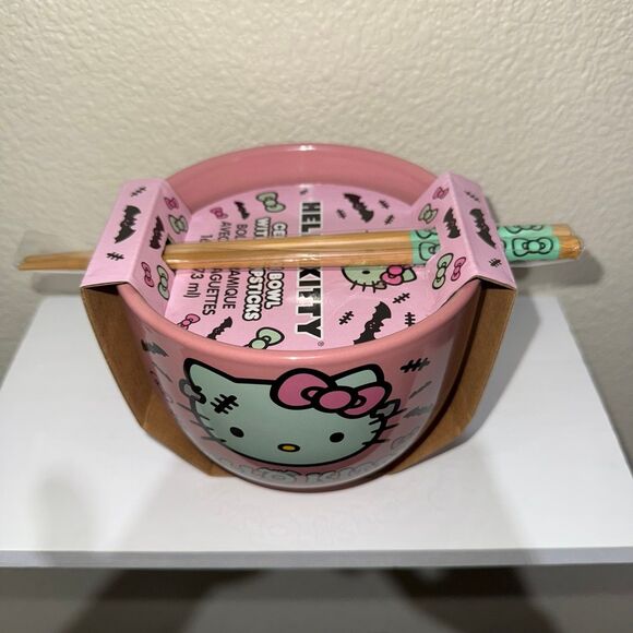 NWT Halloween Hello Kitty Ceramic Bowl With Chopsticks 20oz Noodles - Picture 3 of 5